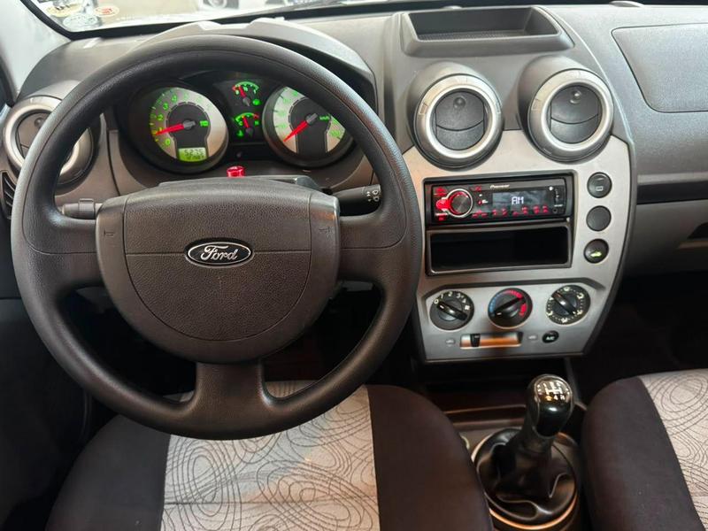 Ford Fiesta Sedan 1.0 8V Flex 4P - foto 3