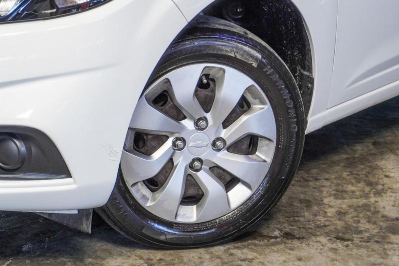 Chevrolet Onix Hatch LT 1.0 8V Flexpower 5P Mec. - foto 8