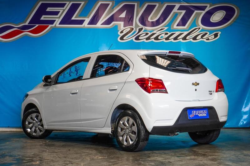 Chevrolet Onix Hatch LT 1.0 8V Flexpower 5P Mec. - foto 6