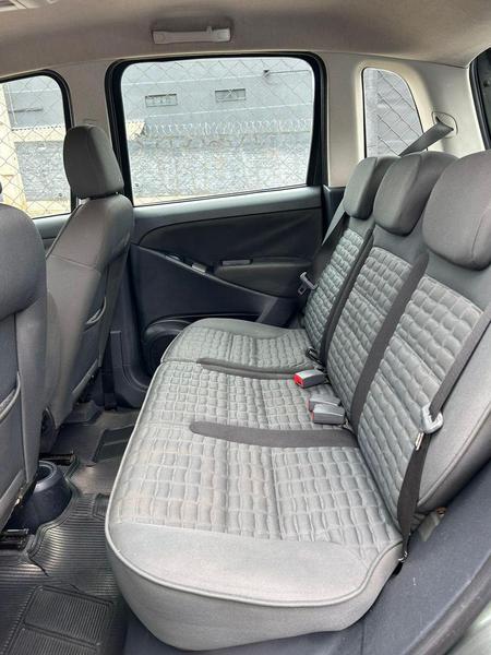 Fiat Idea Adventure 1.8 - foto 11