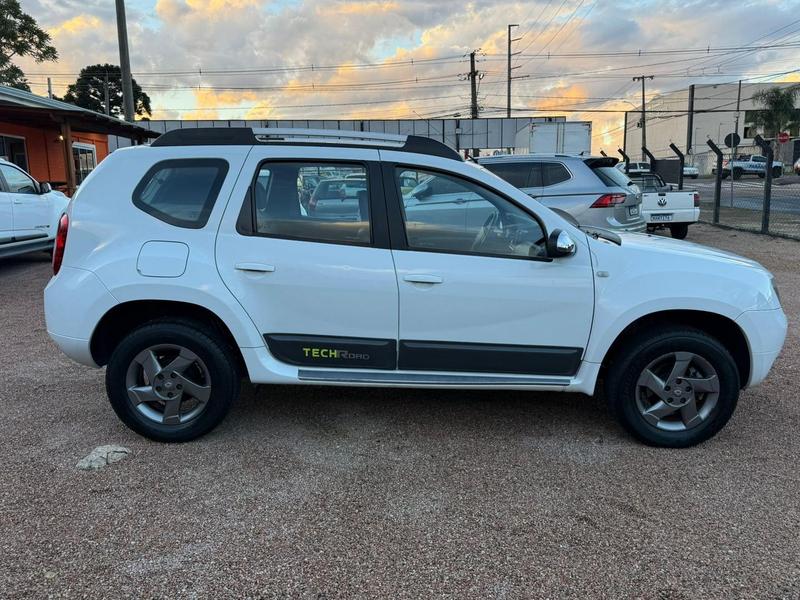 Renault Duster 2.0 D 4x2a - foto 5