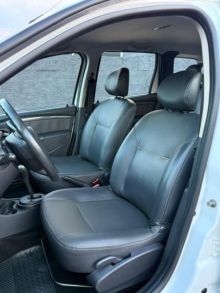 Renault Duster 2.0 D 4x2a - foto 9