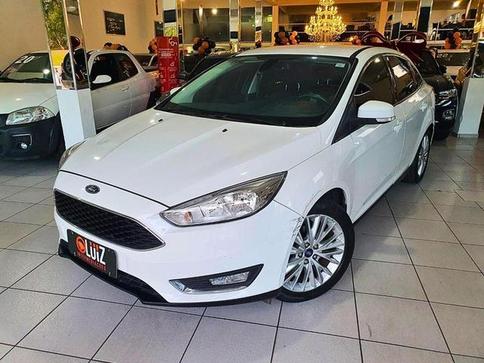 FORD FOCUS SEDAN TITANIUM 2.0 POWERSHIFT AUT.