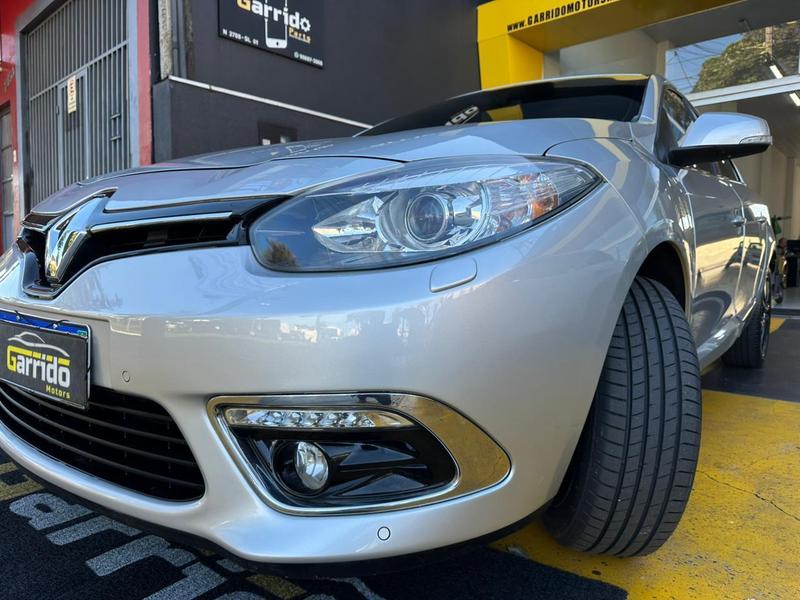 Renault Fluence, Sedan Privilege 2.0 - foto 8