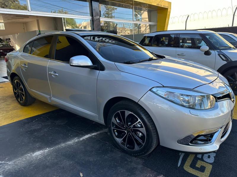 Renault Fluence, Sedan Privilege 2.0 - foto 3