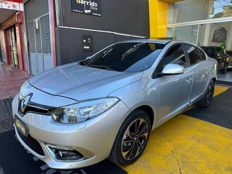 Renault Fluence, Sedan Privilege 2.0 - foto 2