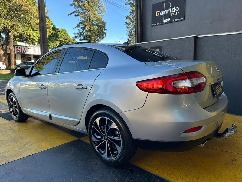 Renault Fluence, Sedan Privilege 2.0 - foto 5