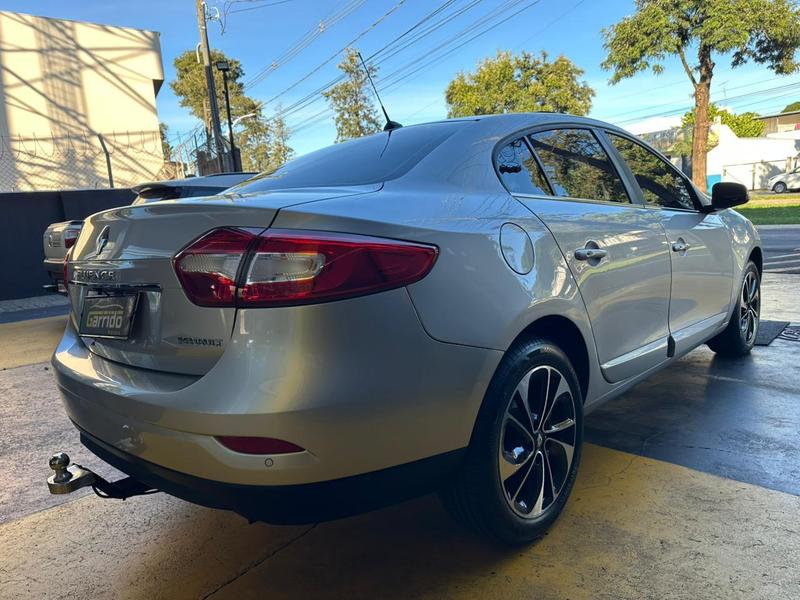 Renault Fluence, Sedan Privilege 2.0 - foto 4