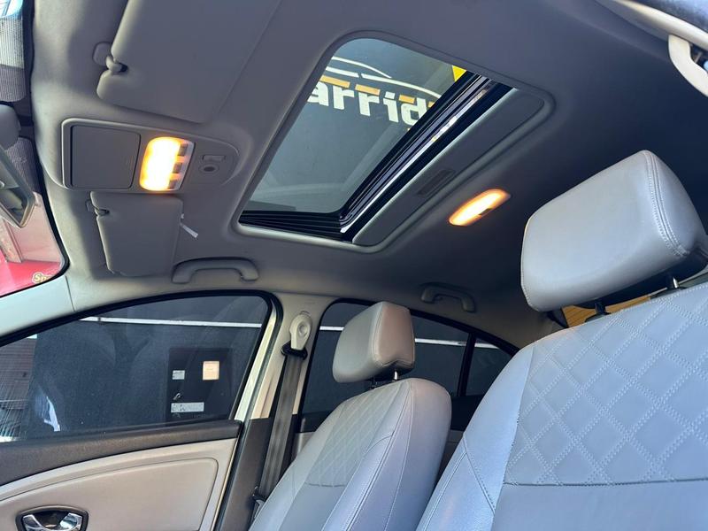 Renault Fluence, Sedan Privilege 2.0 - foto 10
