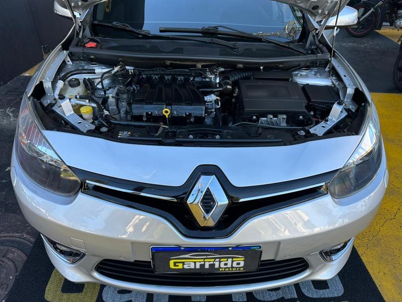 Renault Fluence, Sedan Privilege 2.0 - foto 13