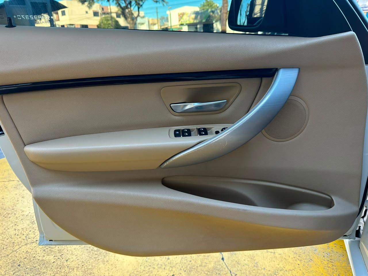 BMW 320i, 2.0 16v turbo active flex 4p automatico, 2016