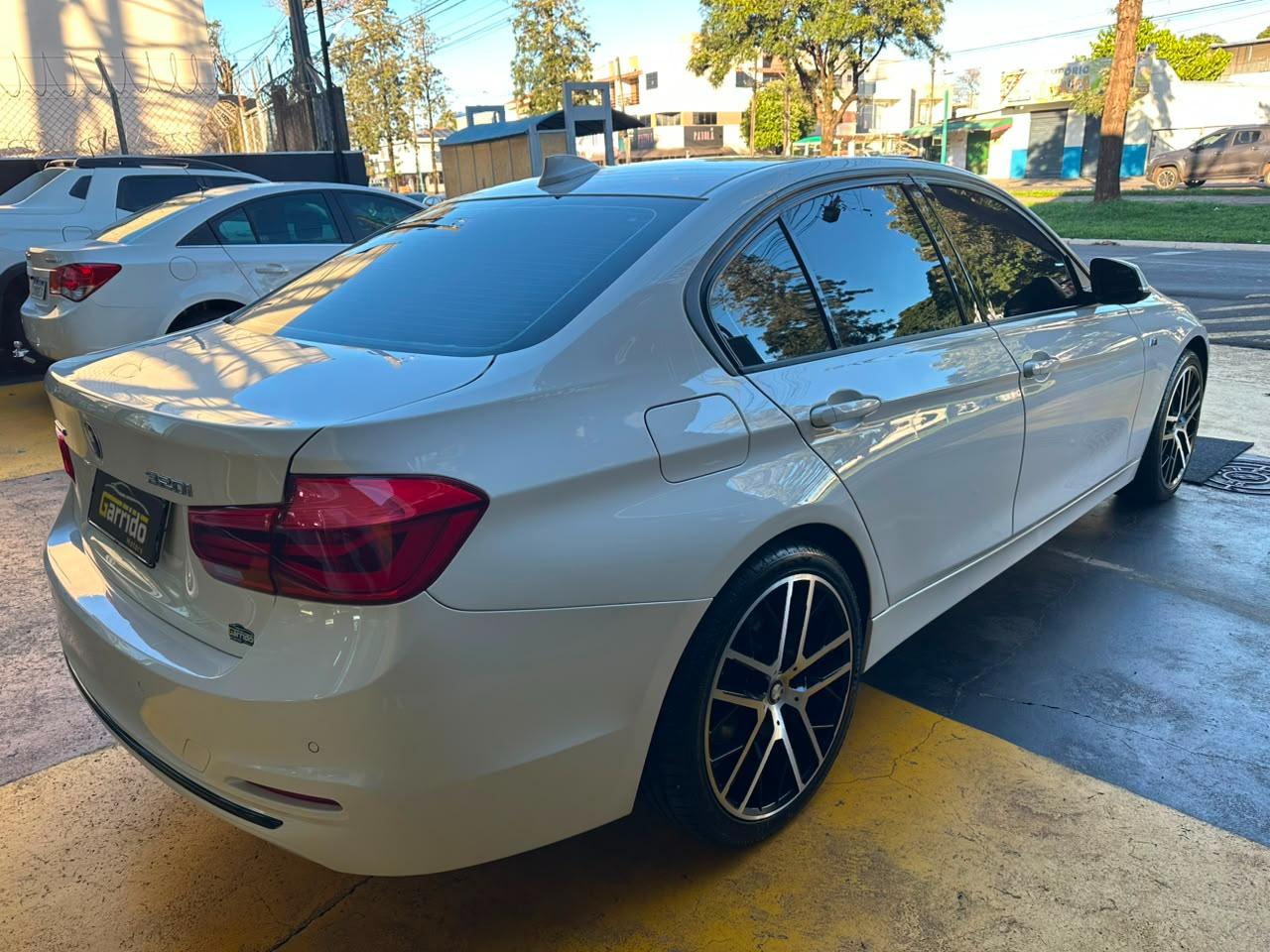 BMW 320i, 2.0 16v turbo active flex 4p automatico, 2016