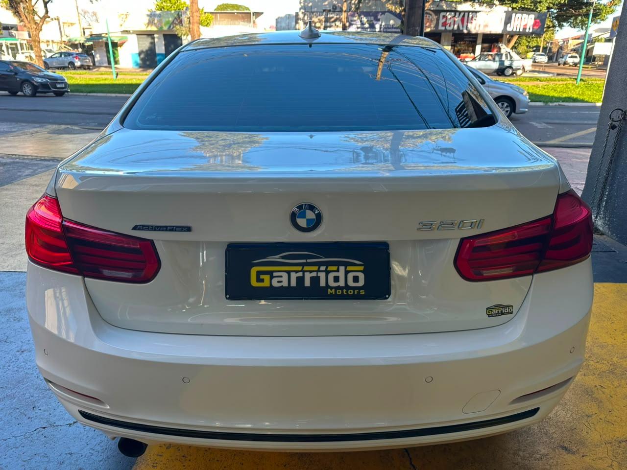BMW 320i, 2.0 16v turbo active flex 4p automatico, 2016