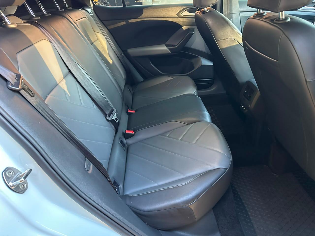 VOLKSWAGEN , t cross comfortline tsi at, 2025