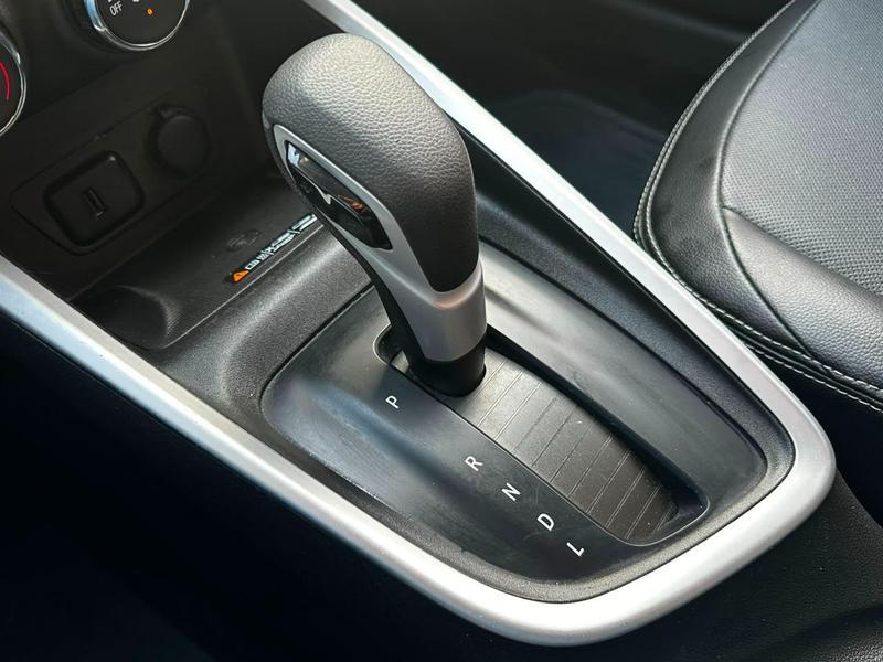 Chevrolet Onix Plus 10tat - foto 20