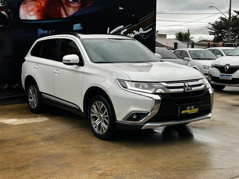 Mitsubishi Outlander 2.0 - foto 4