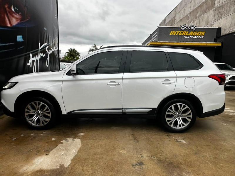 Mitsubishi Outlander 2.0 - foto 9