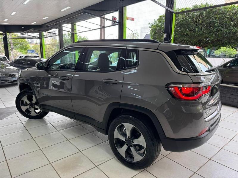 Jeep Compass Longitude 2.0 4X4 Dies 16V Automático - foto 4