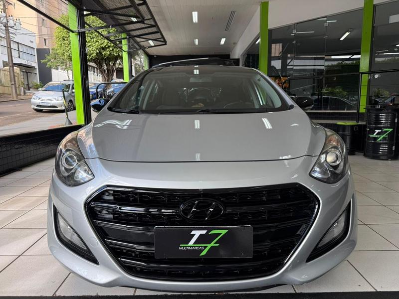 Hyundai i30 1.8 - foto 2