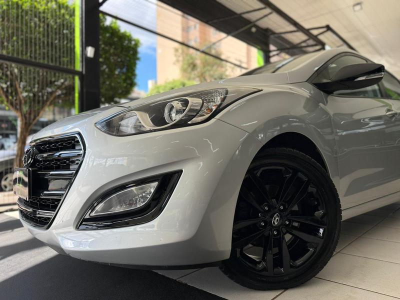 Hyundai i30 1.8 - foto 16