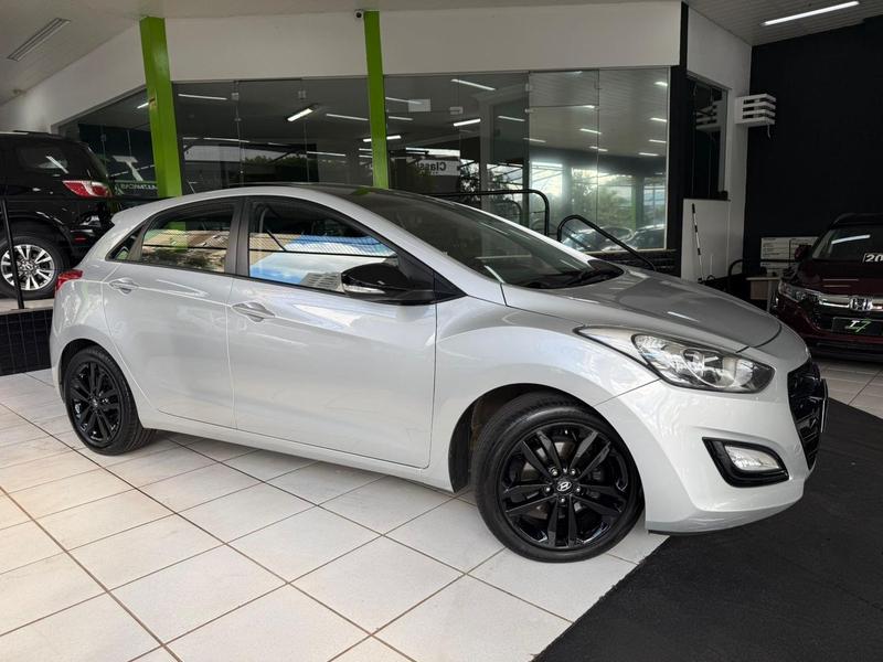 Hyundai i30 1.8 - foto 15