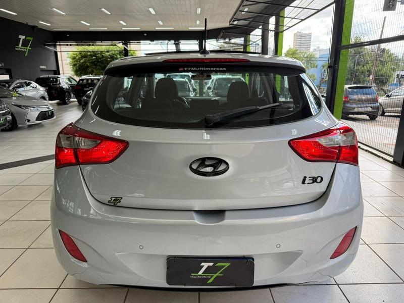 Hyundai i30 1.8 - foto 5