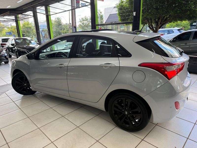 Hyundai i30 1.8 - foto 4