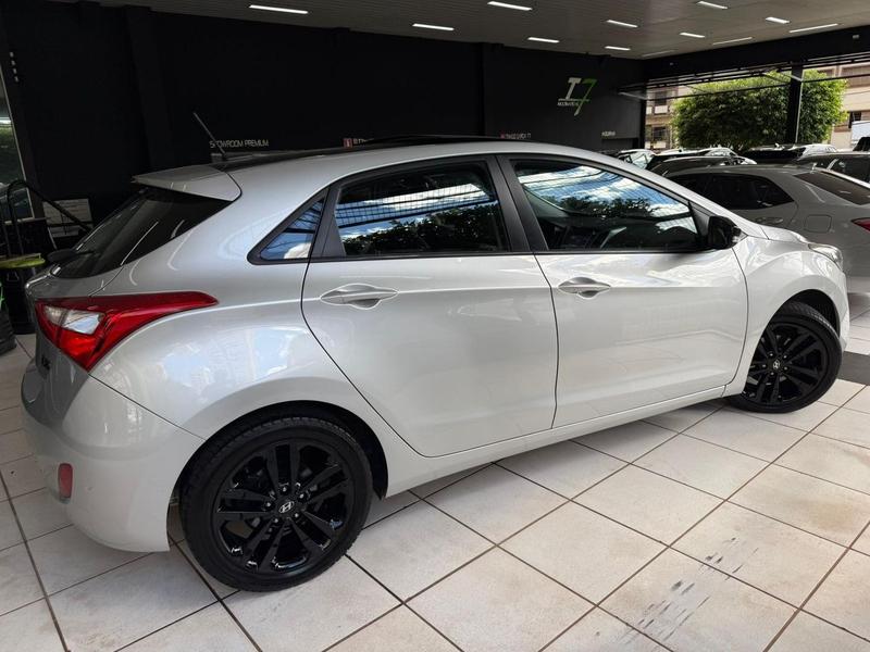 Hyundai i30 1.8 - foto 6