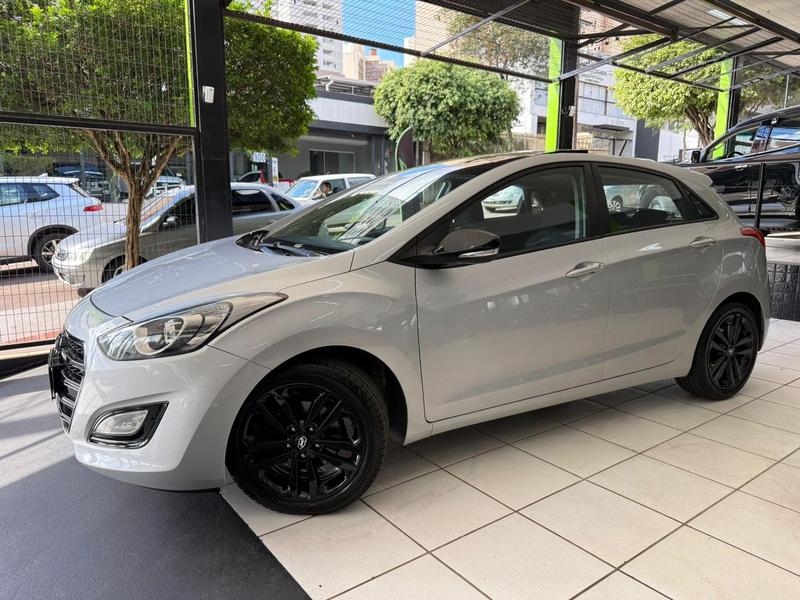 Hyundai i30 1.8 - foto 3
