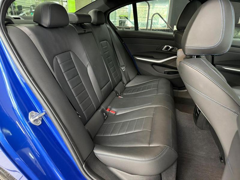 BMW 320i m sport flex - foto 12
