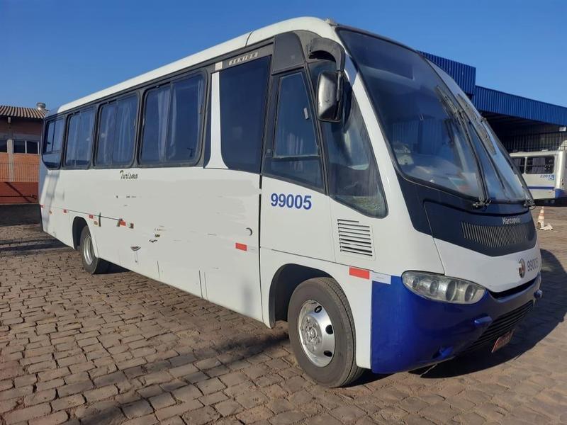 MERCEDES-BENZ LO-915 4X2(RODOV.C/AR)