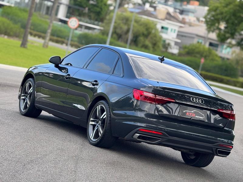 Audi A4 2.0 TFSI - foto 4