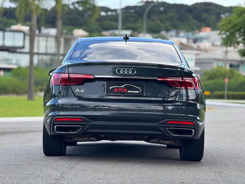 Audi A4 2.0 TFSI - foto 5