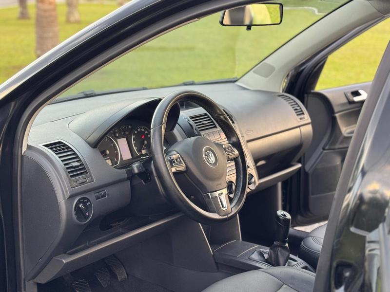 Volkswagen Polo 1.6 - foto 12