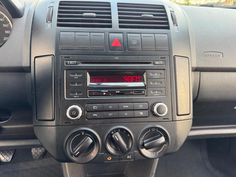 Volkswagen Polo 1.6 - foto 17