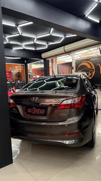 Hyundai HB20S C.plus C.style1.0 Flex 12V Mec. 4P - foto 2