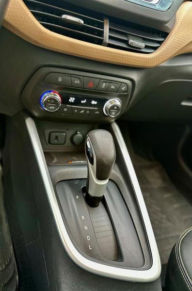 Chevrolet Onix Plus 10tat - foto 10