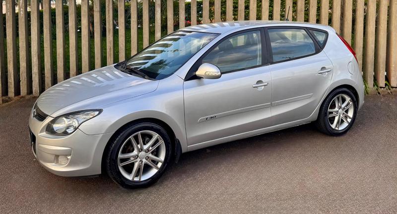 Hyundai i30 2.0 - foto 6