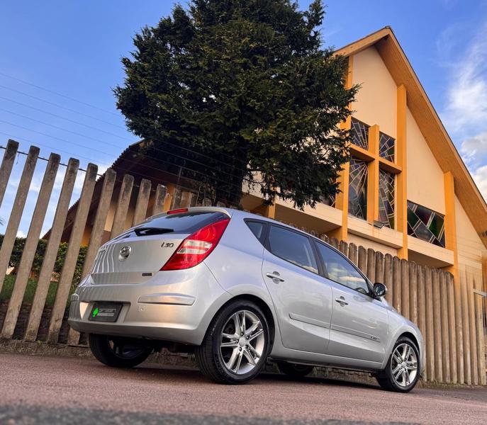 Hyundai i30 2.0 - foto 9