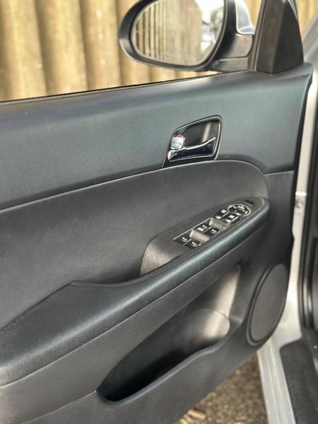 Hyundai i30 2.0 - foto 18
