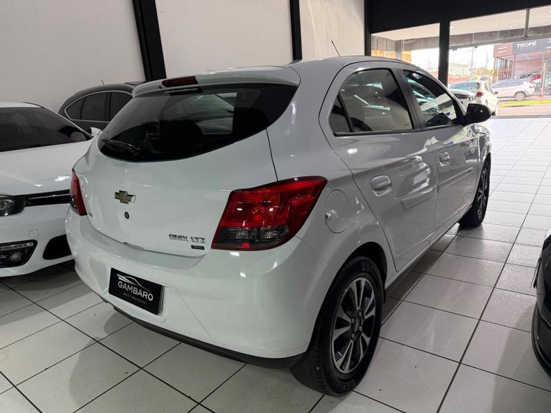 Chevrolet Onix 14mt LTZ - foto 5