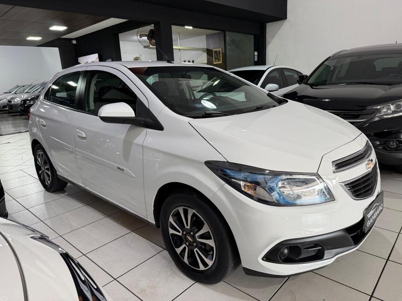 Chevrolet Onix 14mt LTZ - foto 2
