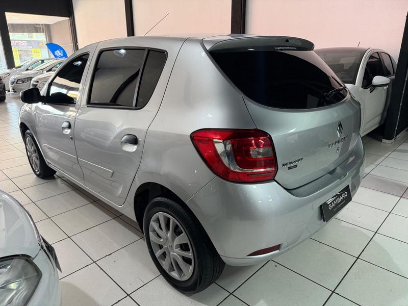 Renault Sandero Auth 1.0 - foto 4