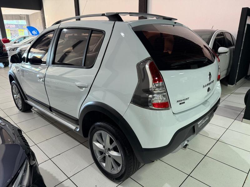 Renault Sandero Authentique Hi Flex 1.0 16V 5P - foto 4