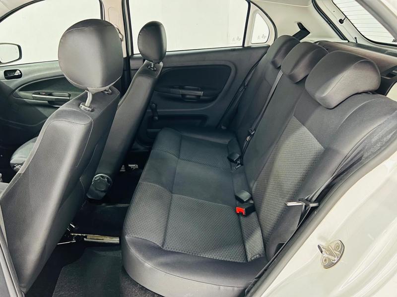 Volkswagen Gol 16l - foto 10