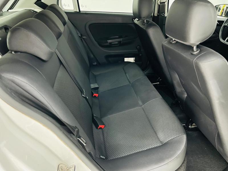 Volkswagen Gol 16l - foto 15