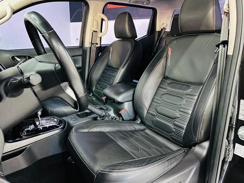 Nissan Frontier Pro 4x - foto 9