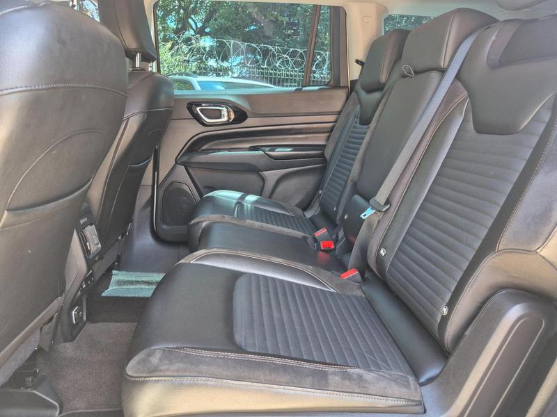 Jeep Commander Limited T270 13 Tb Flex Automático - foto 16