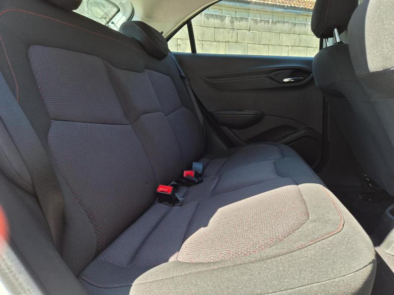 Chevrolet Onix Hatch LT 1.4 8V Flexpower 5P Aut. - foto 17
