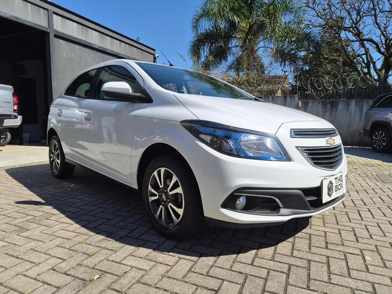 Chevrolet Onix Hatch LT 1.4 8V Flexpower 5P Aut. - foto 2
